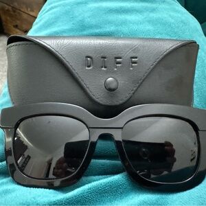 DIFF Carson Sunglasses